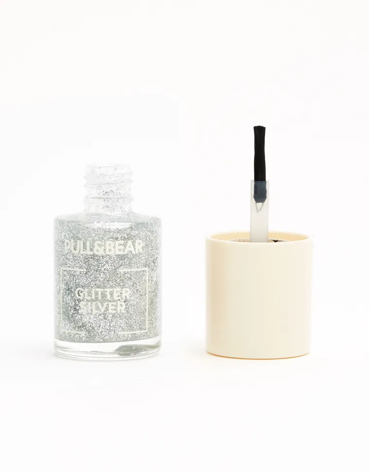 Srebrni glitter lak, Pull&amp;Bear, 25,90 kuna