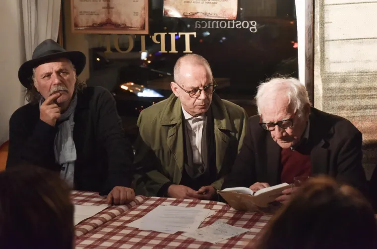 Na potezu od restorana Vinodol do restorana Blato u Zagrebu održana je Vinska tura povodom 62. godi&scaron;njice smrti pjesnika Tina Ujevića.