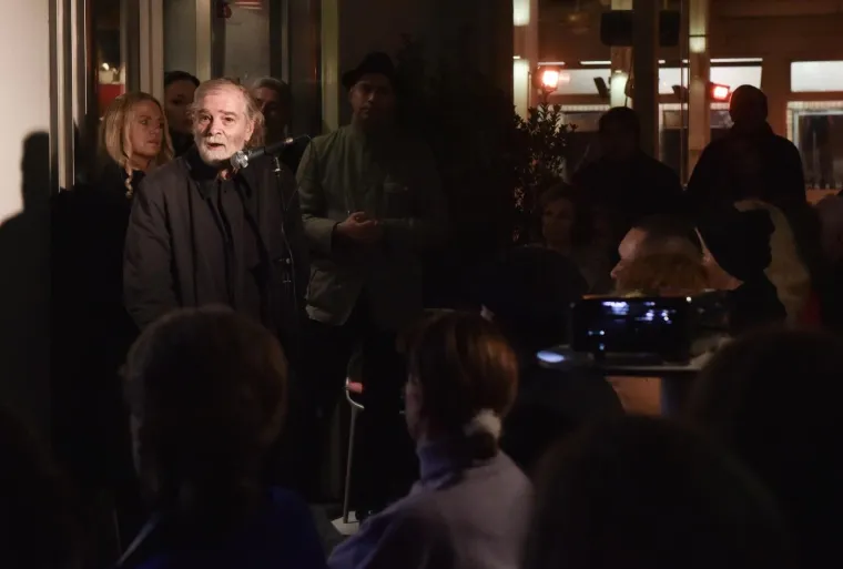 Na potezu od restorana Vinodol do restorana Blato u Zagrebu održana je Vinska tura povodom 62. godi&scaron;njice smrti pjesnika Tina Ujevića.