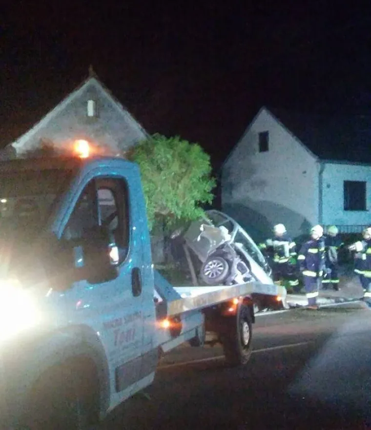 Vozač izgubio kontrolu nad automobilom i udario u dvori&scaron;nu ogradu