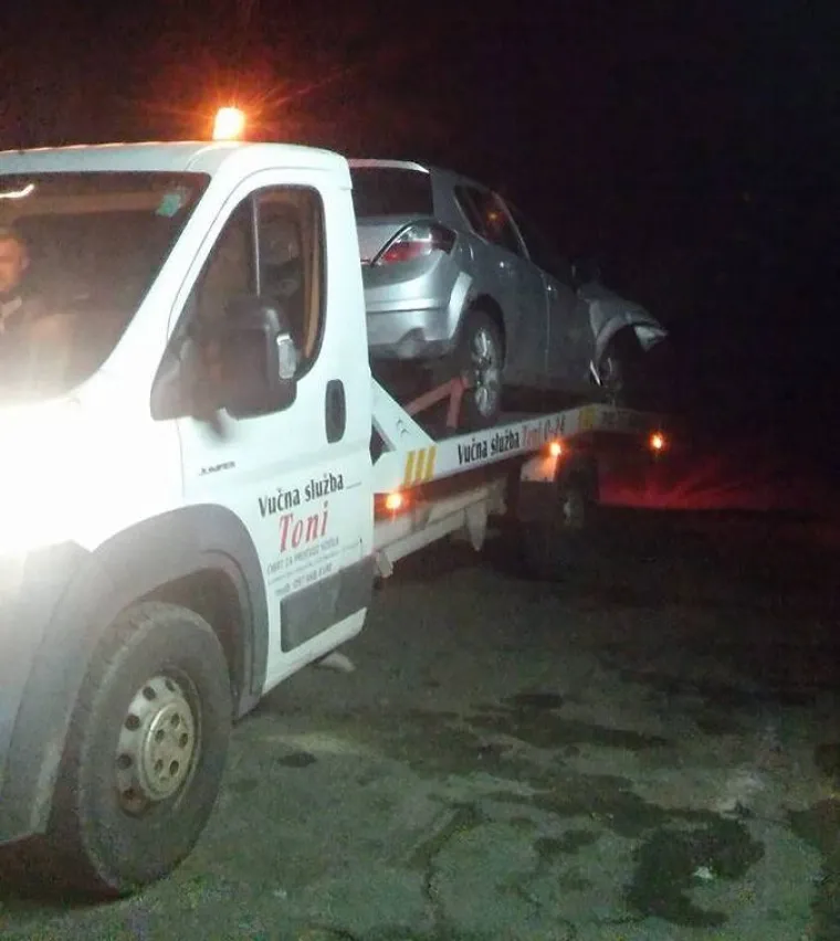 Vozač izgubio kontrolu nad automobilom i udario u dvori&scaron;nu ogradu