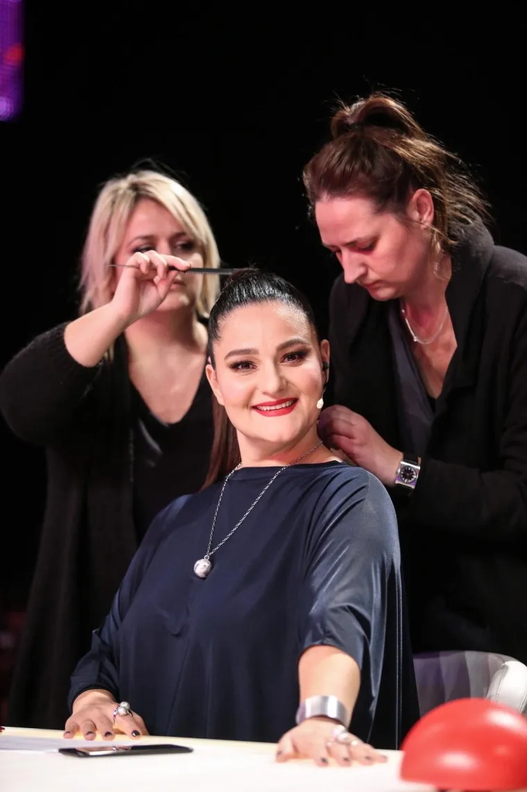 OVAKO TO IZGLEDA KADA SE KAMERE OKRENU: Pogledajte atmosferu sa snimanja druge polufinalne emisije 'Supertalenta'