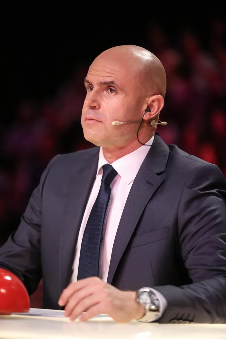 OVAKO TO IZGLEDA KADA SE KAMERE OKRENU: Pogledajte atmosferu sa snimanja druge polufinalne emisije 'Supertalenta'