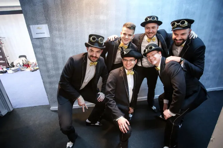 OVAKO TO IZGLEDA KADA SE KAMERE OKRENU: Pogledajte atmosferu sa snimanja druge polufinalne emisije 'Supertalenta'