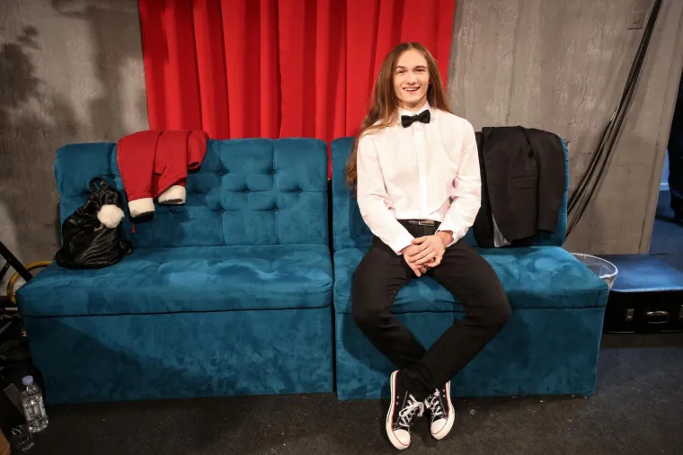 OVAKO TO IZGLEDA KADA SE KAMERE OKRENU: Pogledajte atmosferu sa snimanja druge polufinalne emisije 'Supertalenta'