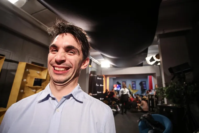 OVAKO TO IZGLEDA KADA SE KAMERE OKRENU: Pogledajte atmosferu sa snimanja druge polufinalne emisije 'Supertalenta'