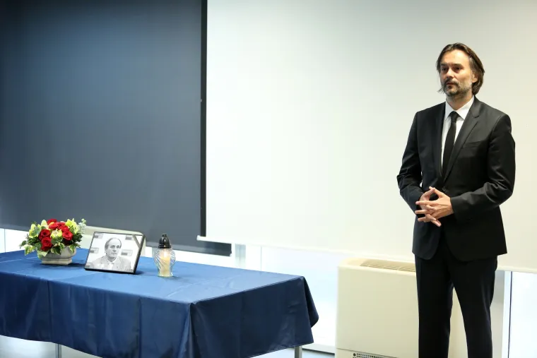 Održana komemoracija za novinara Milana Jajčinovića