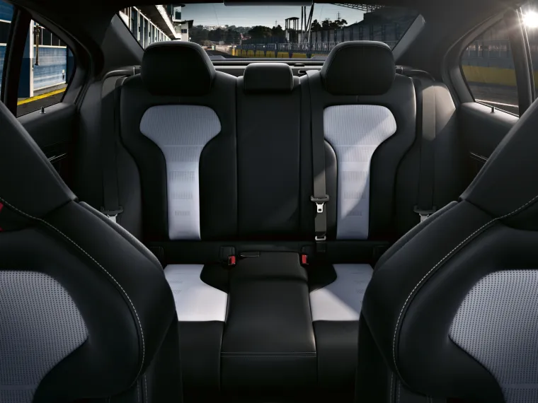 ZAVIRITE U NJEGA: Bavarci predstavili BMW M3 CS, jo&scaron; jednu jurilicu na koju su ponosni