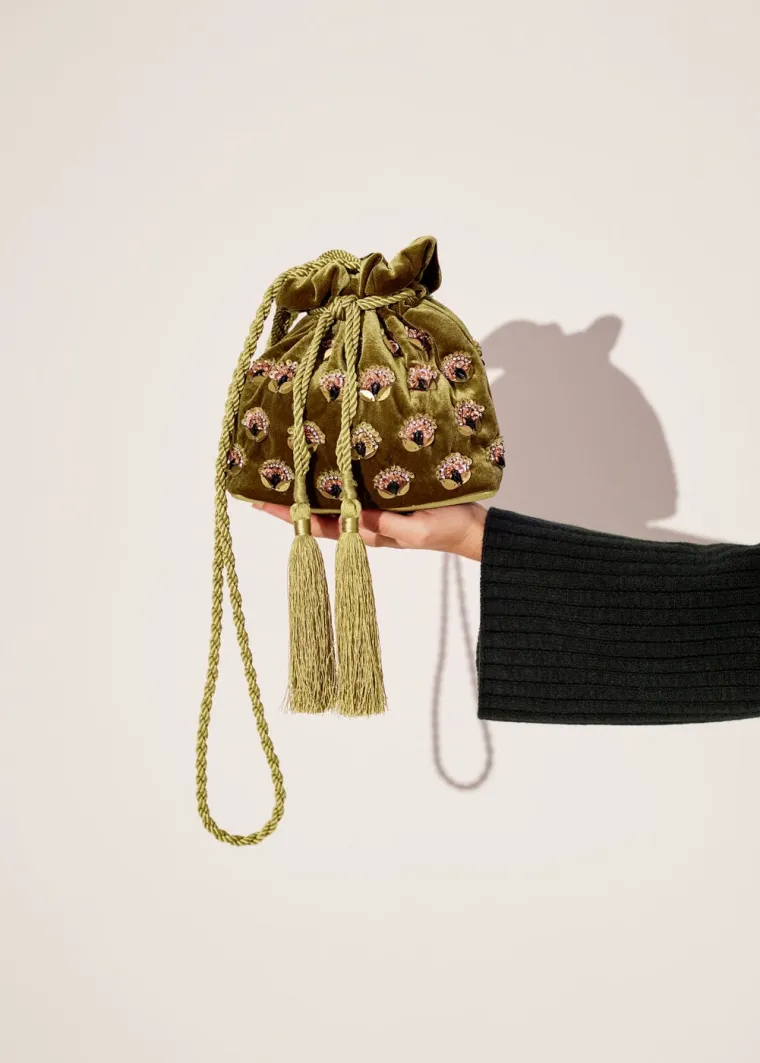 Bar&scaron;unasta torbica s perlicama, Mango, 349,90 kuna