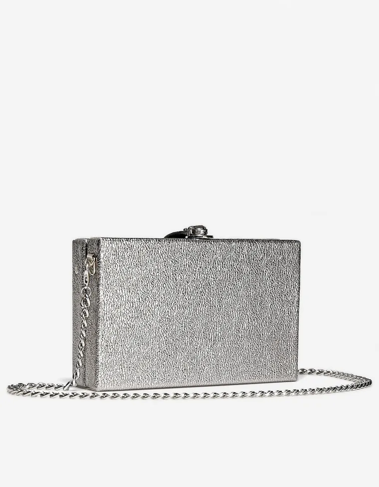 Srebrnkasta clutch torbica, Stradivarius, 119,90 kuna