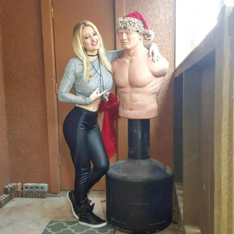 POLICAJKA HAPSI SRCA DILJEM INTERNETA: Zbog ove čuvarice svi žele zavr&scaron;iti u zatvoru