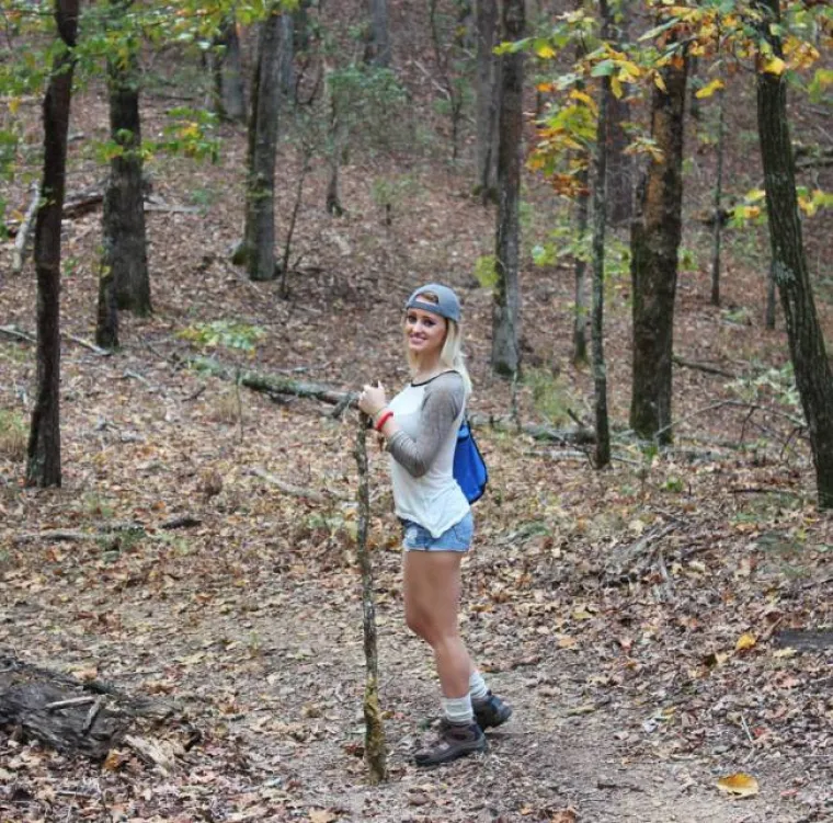 POLICAJKA HAPSI SRCA DILJEM INTERNETA: Zbog ove čuvarice svi žele zavr&scaron;iti u zatvoru