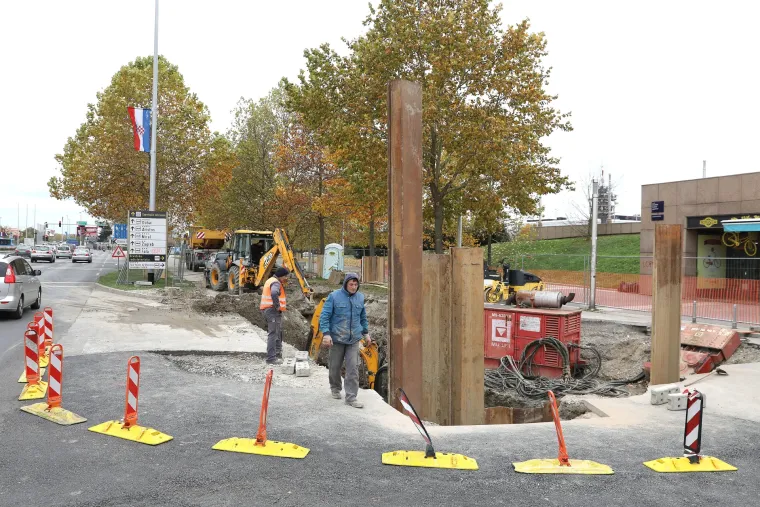 Radovi na izgradnji pothodnika koji će spajati Nacionalnu knjižnicu i fontane