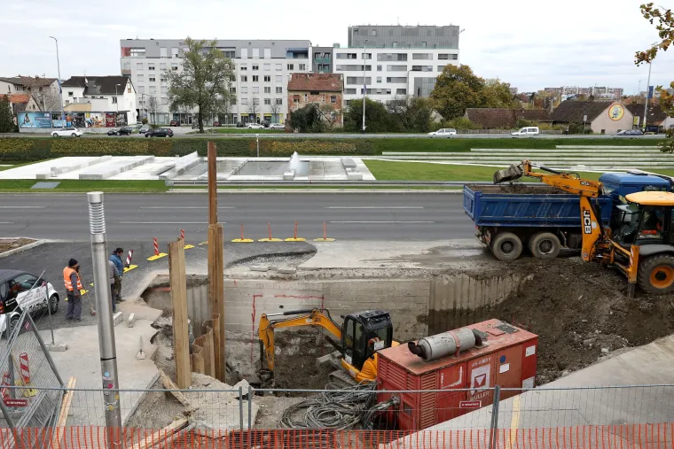 Radovi na izgradnji pothodnika koji će spajati Nacionalnu knjižnicu i fontane