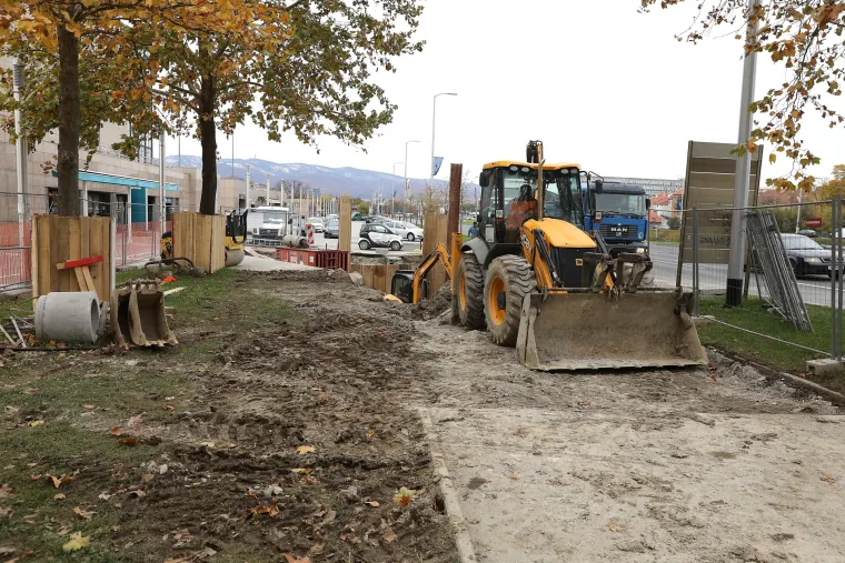 Radovi na izgradnji pothodnika koji će spajati Nacionalnu knjižnicu i fontane