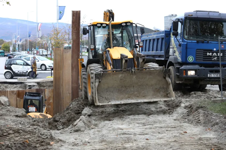 Radovi na izgradnji pothodnika koji će spajati Nacionalnu knjižnicu i fontane
