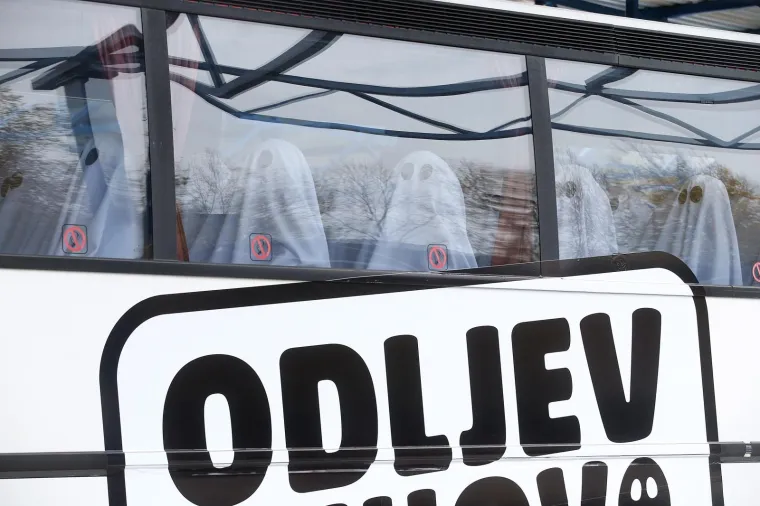 Kreativci za bolje sutra iz Zagreba poslali duhove pro&scaron;losti autobusom van Hrvatske