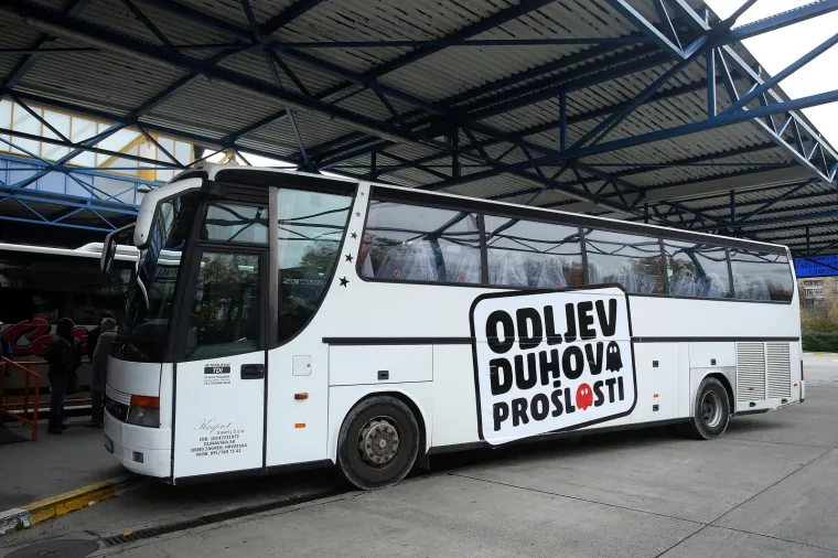 Kreativci za bolje sutra iz Zagreba poslali duhove pro&scaron;losti autobusom van Hrvatske