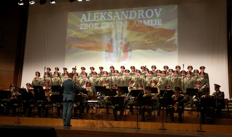 Ansambl Aleksandrov poznatiji kao zbor Crvene armije nastupio u Lisinskom