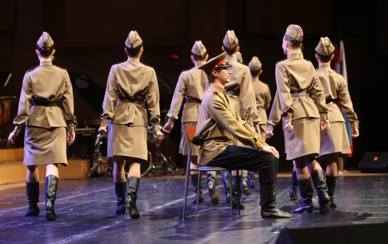 Ansambl Aleksandrov poznatiji kao zbor Crvene armije nastupio u Lisinskom