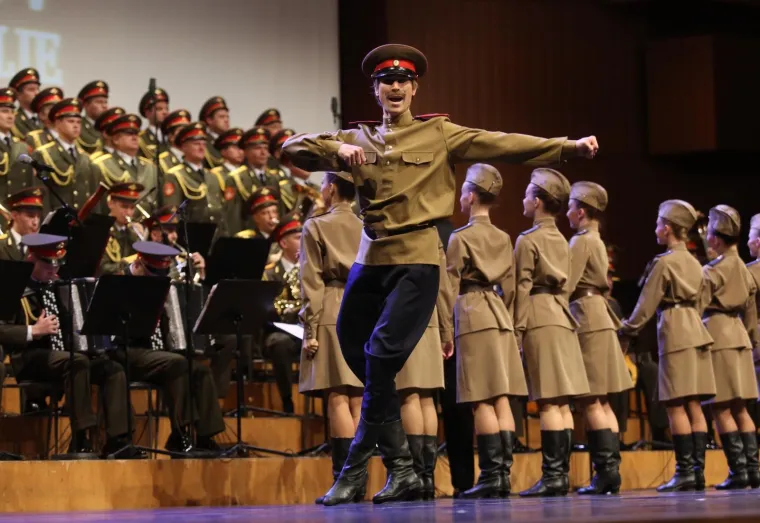 Zbor Crvene armije u ponedjeljak je u Lisinskom svojim izvedbama potvrdio vrsnost i na kraju prvog, od dva rasprodana koncerta podigao na noge punu Koncertnu dvoranu Lisinski.