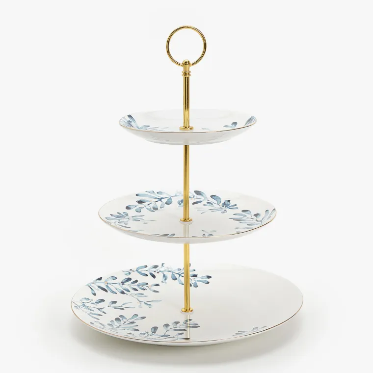 Porculanski etažer s tri pladnja i uzorkom imele, Zara Home, 259,00 kuna