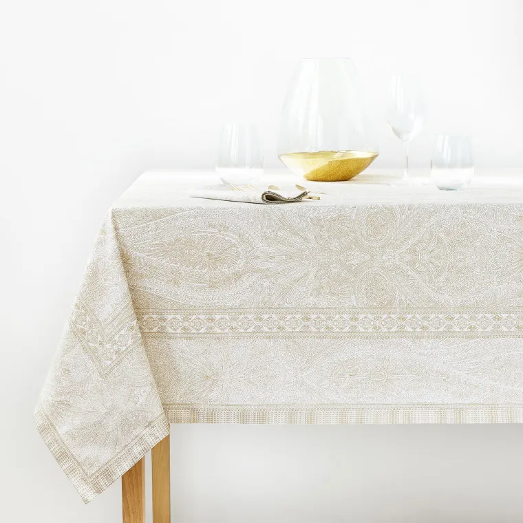 Stolnjak s paisley uzorkom zlatne boje (120x160 cm), Zara Home, 219,00 kuna