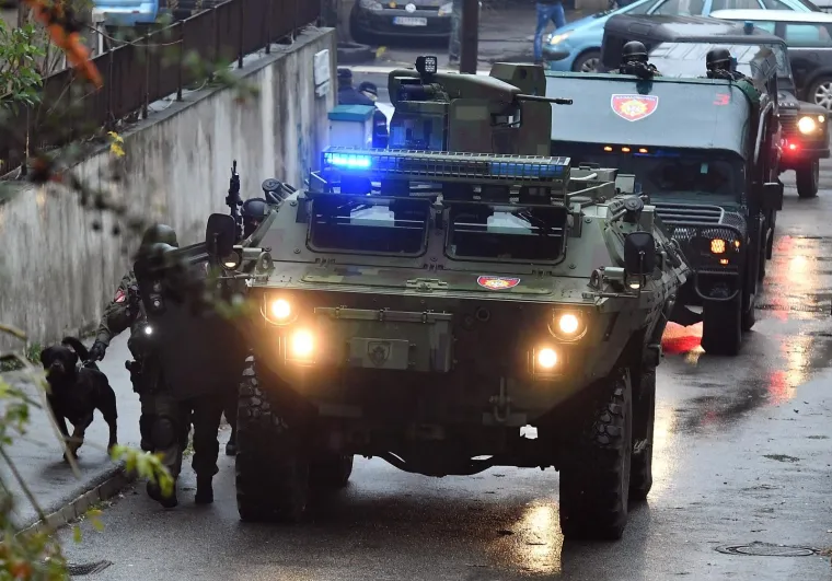 LJUDI U CRNOM: Pogledajte srpske specijalce u akciji, izveli su atraktivnu vježbu u Beogradu