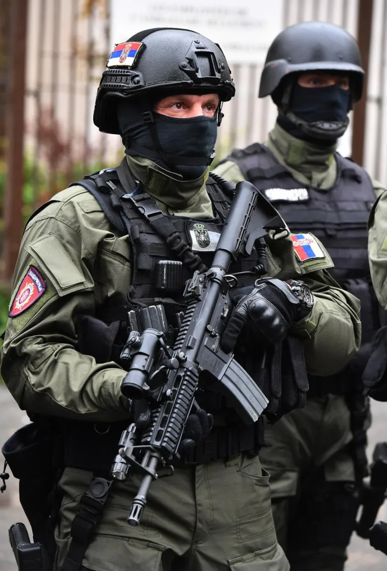 LJUDI U CRNOM: Pogledajte srpske specijalce u akciji, izveli su atraktivnu vježbu u Beogradu