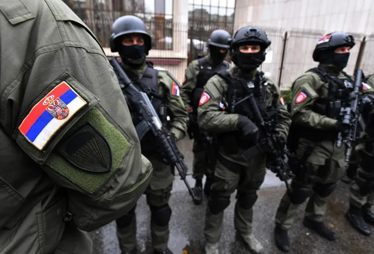 LJUDI U CRNOM: Pogledajte srpske specijalce u akciji, izveli su atraktivnu vježbu u Beogradu