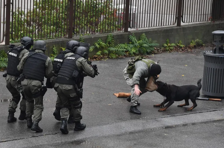 LJUDI U CRNOM: Pogledajte srpske specijalce u akciji, izveli su atraktivnu vježbu u Beogradu