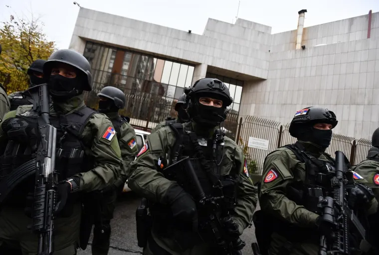 LJUDI U CRNOM: Pogledajte srpske specijalce u akciji, izveli su atraktivnu vježbu u Beogradu