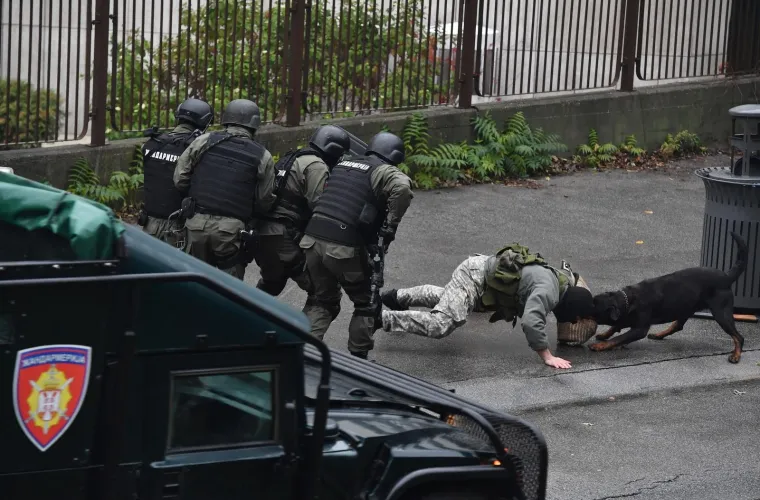 LJUDI U CRNOM: Pogledajte srpske specijalce u akciji, izveli su atraktivnu vježbu u Beogradu