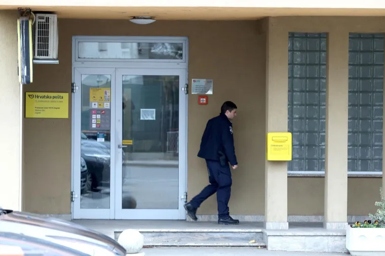 PLJAČKA POŠTE U SVETOJ KLARI: Maskirani muškarac upao u poslovnicu i otuđio novac
