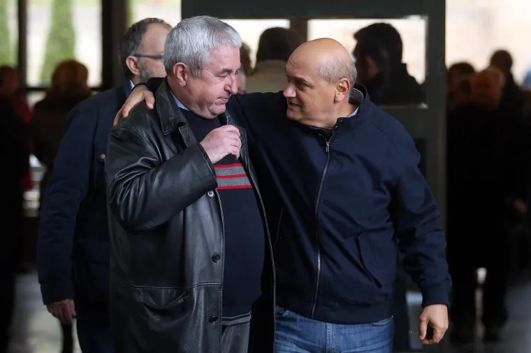 Posljedni ispraćaj Milana Jajčinovića, novinara, kolumnista Večernjega lista i političkog publicista na zagrebačkom Krematoriju.