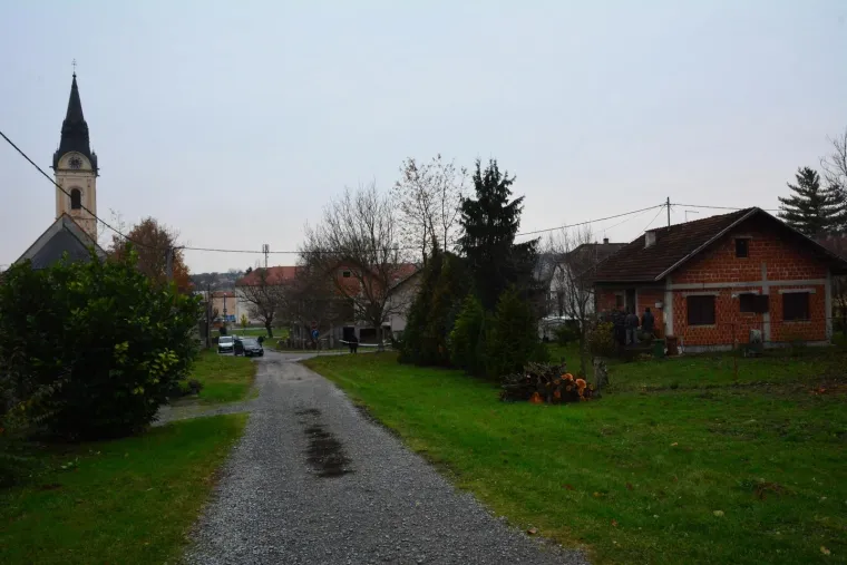 EKSPLOZIJA U OBITELJSKOJ KUĆI U PAKRACU: Žena (78) s te&scaron;kim ozlijedama prevezena u bolnicu u Zagrebu