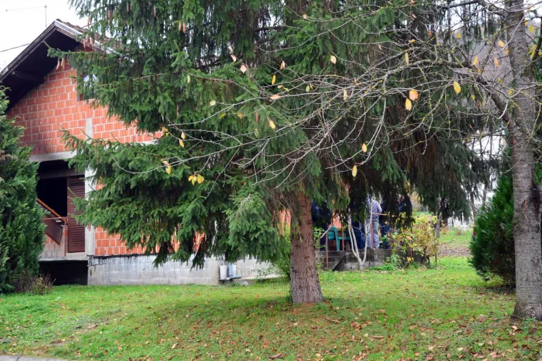 EKSPLOZIJA U OBITELJSKOJ KUĆI U PAKRACU: Žena (78) s te&scaron;kim ozlijedama prevezena u bolnicu u Zagrebu