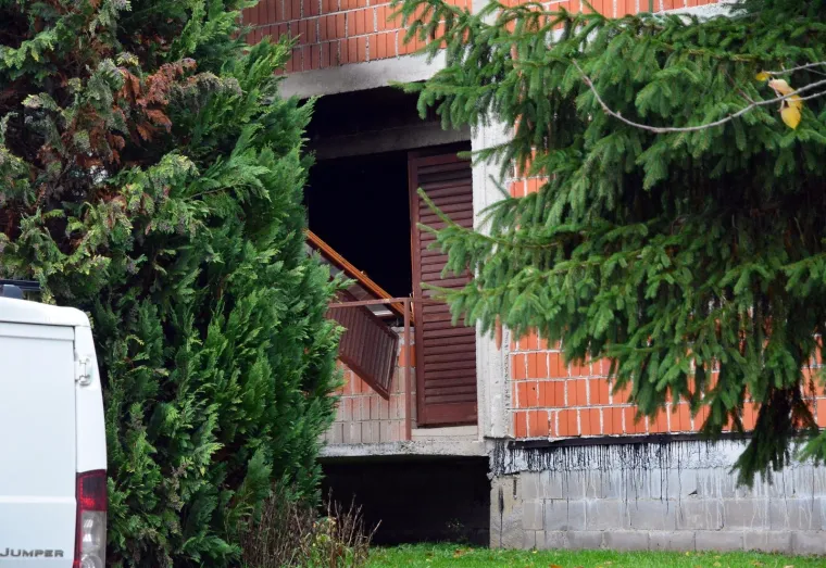 EKSPLOZIJA U OBITELJSKOJ KUĆI U PAKRACU: Žena (78) s te&scaron;kim ozlijedama prevezena u bolnicu u Zagrebu