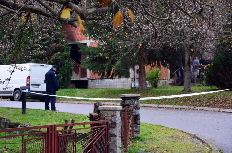 EKSPLOZIJA U OBITELJSKOJ KUĆI U PAKRACU: Žena (78) s te&scaron;kim ozlijedama prevezena u bolnicu u Zagrebu