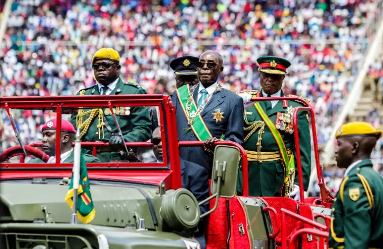 KRAJ JEDNE ERE: Robert Mugabe se kroz skoro četiri desetljeća vladavine susreo sa svim svjetskim čelnicima