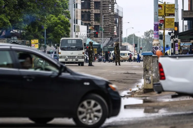 VOJSKA PREUZELA VLAST U ZIMBABVEU: Tenkovi na ulicama, a generali i dalje inzistiraju da se ne radi o vojnom udaru