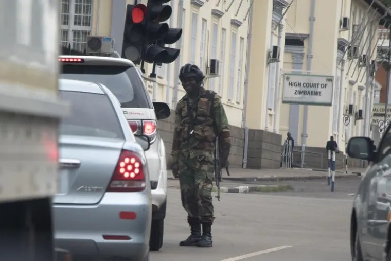 VOJSKA PREUZELA VLAST U ZIMBABVEU: Tenkovi na ulicama, a generali i dalje inzistiraju da se ne radi o vojnom udaru