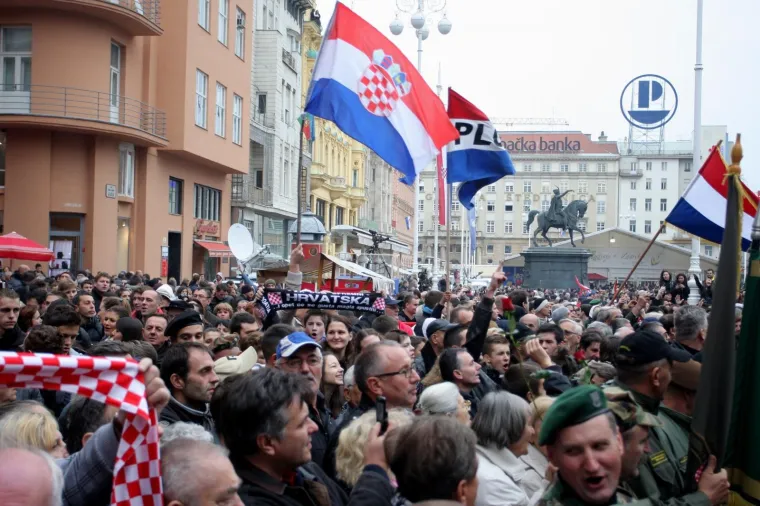 PRIJE PET GODINA CIJELA JE HRVATSKA KUCALA KAO JEDNO: Riječi generala Gotovine na Trgu bana Jelačića ostale su upisane u povijest...