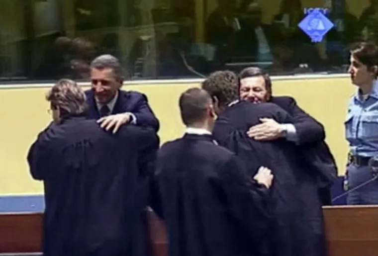 16. studenog 2012. godine,  ha&scaron;ki je sud izrekao pravomoćnu oslobađajuću presudu generalima Anti Gotovini i Mladenu Markaču. Odmah po objavi presude generali su zagrlili svoje odvjetnike.