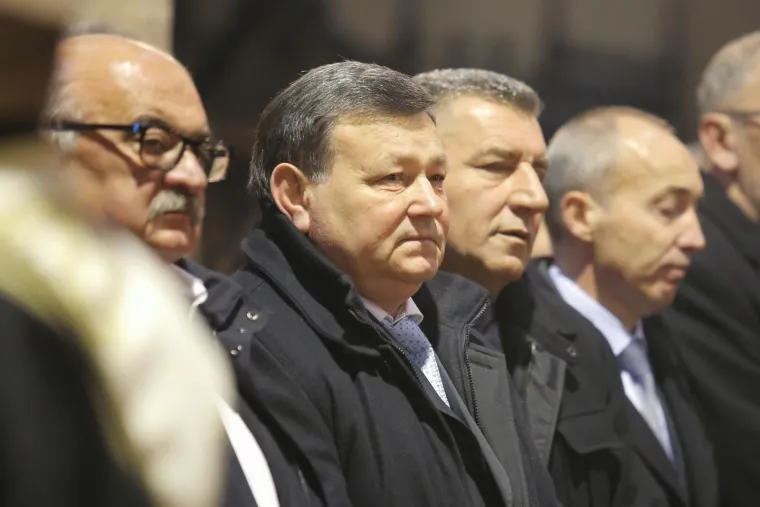 U zagrebačkoj katedrali obilježena je misom zahvalnicom peta obljetnica povratka hrvatskih generala Gotovine, Markača i Čermaka iz Den Haaga. Na misu su osim generala bili i predsjednica Kolinda Grabar-Kitarović, ministar Damir Krstičević, Josip Klemm i mnogi drugi.