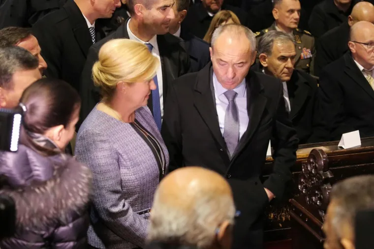 U KATEDRALI ODRŽANA MISA POVODOM PETE OBLJETNICE POVRATKA GENERALA: Stigli predsjednica, Krsičević, Klemm...