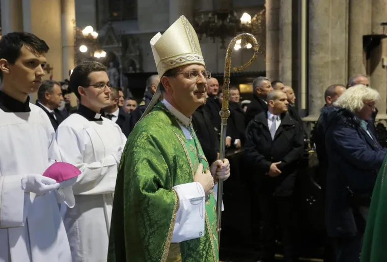 U KATEDRALI ODRŽANA MISA POVODOM PETE OBLJETNICE POVRATKA GENERALA: Stigli predsjednica, Krsičević, Klemm...