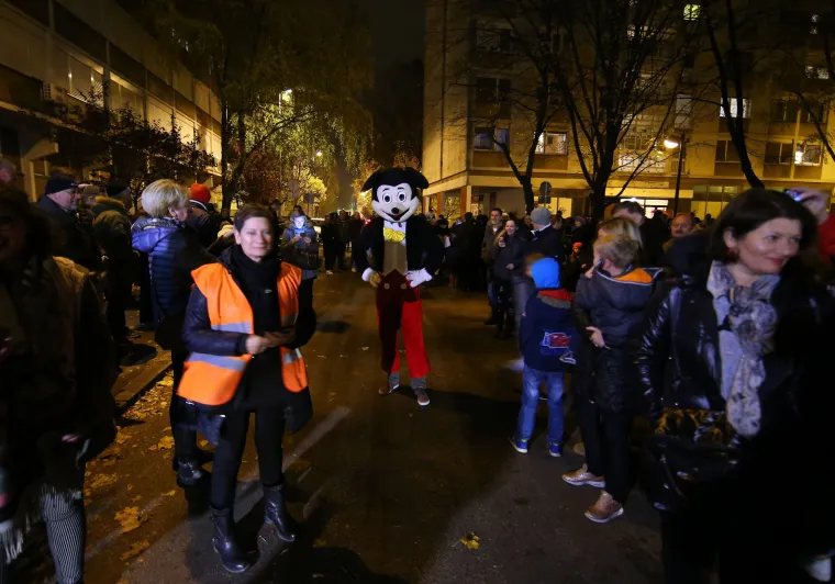 Prosvjed građana zbog odluke MUP-a da preseli azilante iz Porina u hostel Arena na Lani&scaron;tu