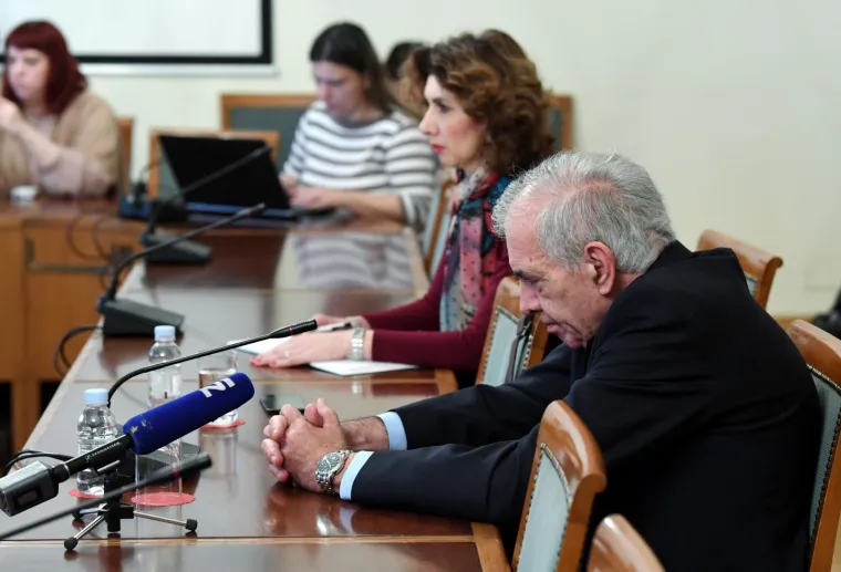 Na mno&scaron;tvo pitanja članova saborskog Istražnog povjerenstva za Agrokor odgovarao je biv&scaron;i guverner HNB-a i savjetnik Ivice Todorića Željko Rohatinski, koji je 12 godina vodio sredi&scaron;nju banku, a prije i nakon toga bio u Agrokoru.