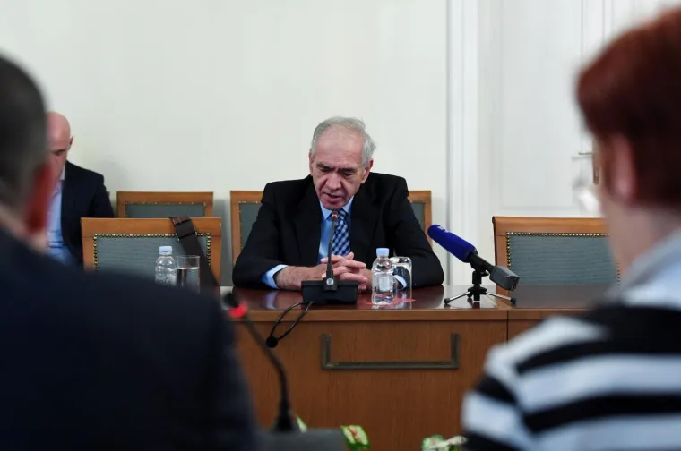 Na mno&scaron;tvo pitanja članova saborskog Istražnog povjerenstva za Agrokor odgovarao je biv&scaron;i guverner HNB-a i savjetnik Ivice Todorića Željko Rohatinski, koji je 12 godina vodio sredi&scaron;nju banku, a prije i nakon toga bio u Agrokoru.